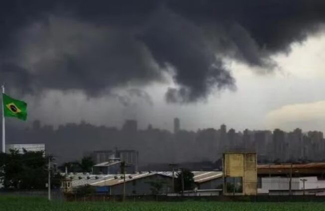 Goiás está sob alerta de perigo para temporal e ventania