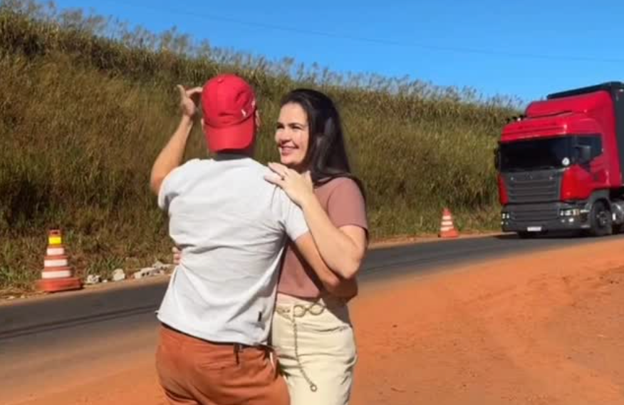 Casal de Catalão ganha destaque com vídeos sobre motoristas de caminhão e ônibus