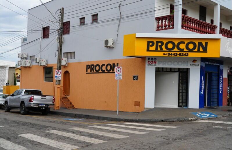 Procon auxilia consumidores na regularização de dívida com a Equatorial