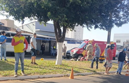 Motociclista morre em colisão com caminhão na Avenida João Neves Vieira, em Catalão