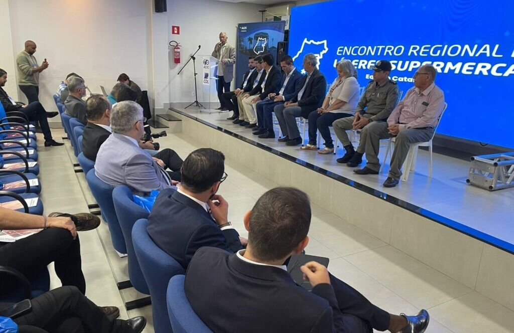Velomar Rios participa de encontro Regional de Líderes Supermercadistas.