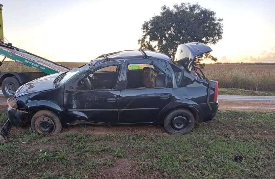 Capotamento na BR-050 em Campo Alegre de Goiás: PRF prende mulher embriagada e sem CNH