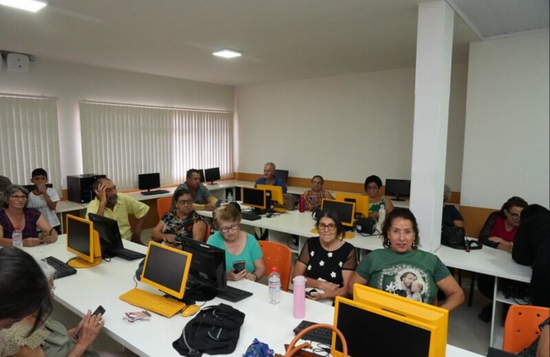 Cidadão Tech 60+: inclusão digital transforma a rotina da pessoa idosa em Catalão