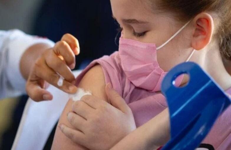A vacinação infantil contra Covid-19 em Catalão está suspensa por falta de doses
