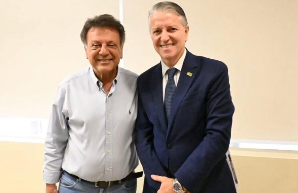 Adib Elias recebe Secretário de Estado de Indústria e Comércio, Joel Santana.