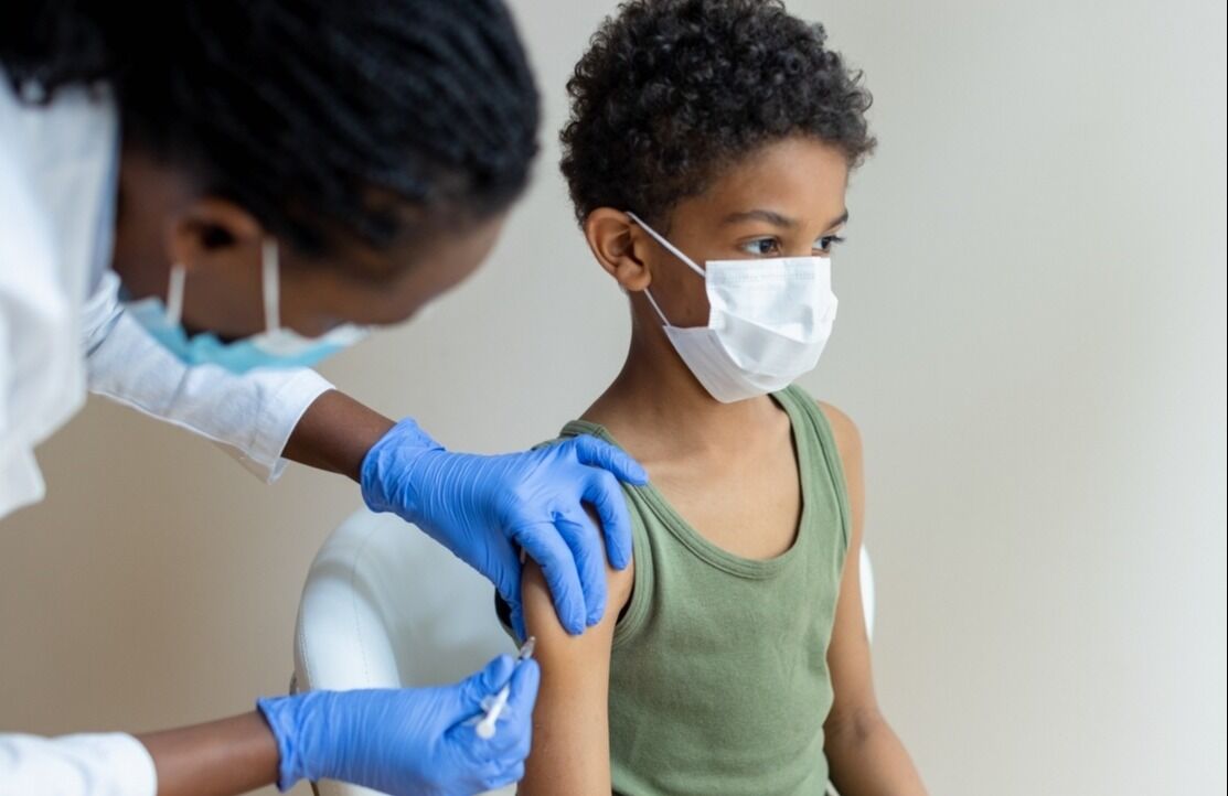 Saúde convoca crianças de 5 a 11 anos para receberem a vacina pediátrica e de 6 a 11 anos para receberem a segunda dose da CoronaVac
