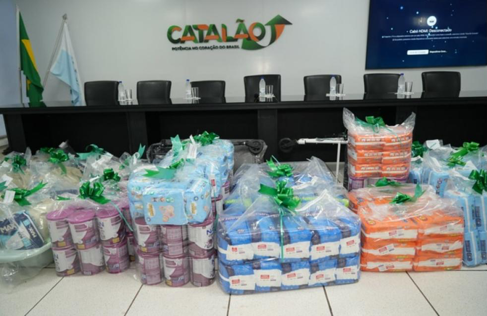 Por meio da Ação Social Prefeitura entrega kits para pessoas em situação de vulnerabilidade