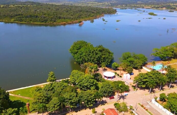 Carnaval 2025 em Anhanguera promete folia e muita diversão!