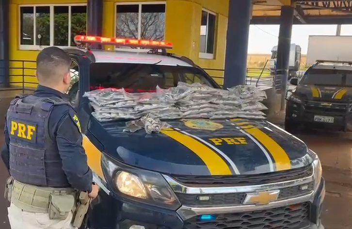 PRF apreende 31 kg de haxixe escondidos em caminhonete na BR-153