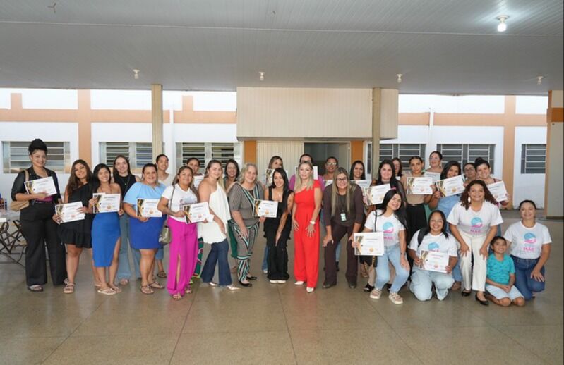 Nova oportunidade, novo futuro: 30 mulheres de Catalão conquistam certificação em curso experimental de extensão de cílios e design de sobrancelhas