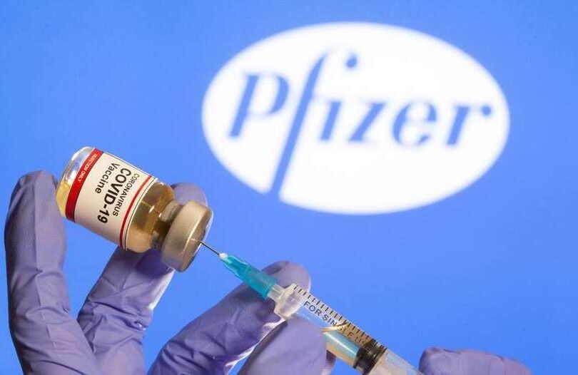 Regime de três doses da vacina da Pfizer é eficaz contra Ômicron, mostram testes