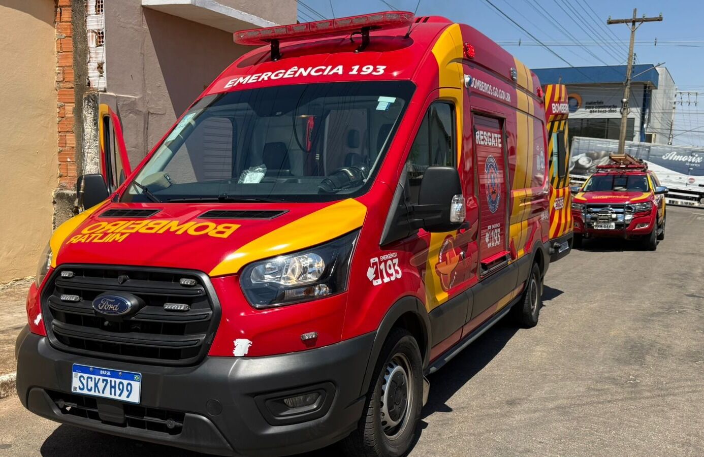 Mulher sofre queimaduras graves após incêndio em residência no bairro Nossa Senhora de Fátima, em Catalão